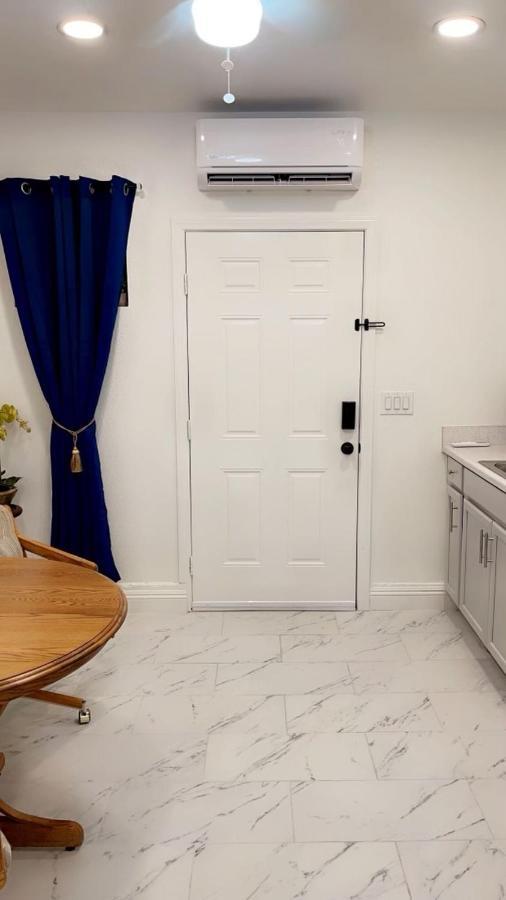Guest House , 5 Min Away From Las Airport. Лас Вегас Екстериор снимка