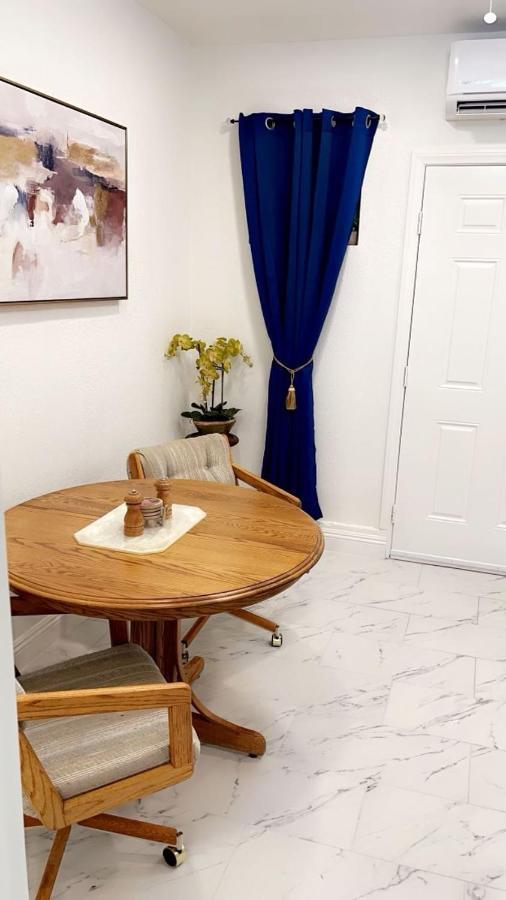 Guest House , 5 Min Away From Las Airport. Лас Вегас Екстериор снимка