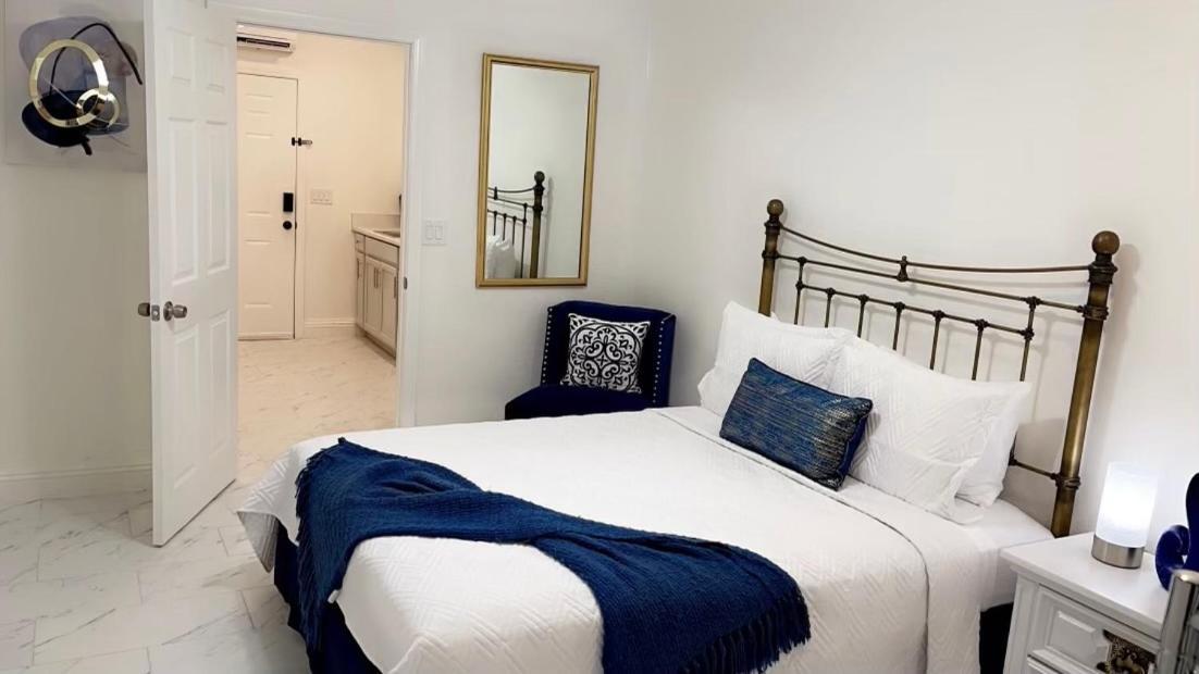 Guest House , 5 Min Away From Las Airport. Лас Вегас Екстериор снимка