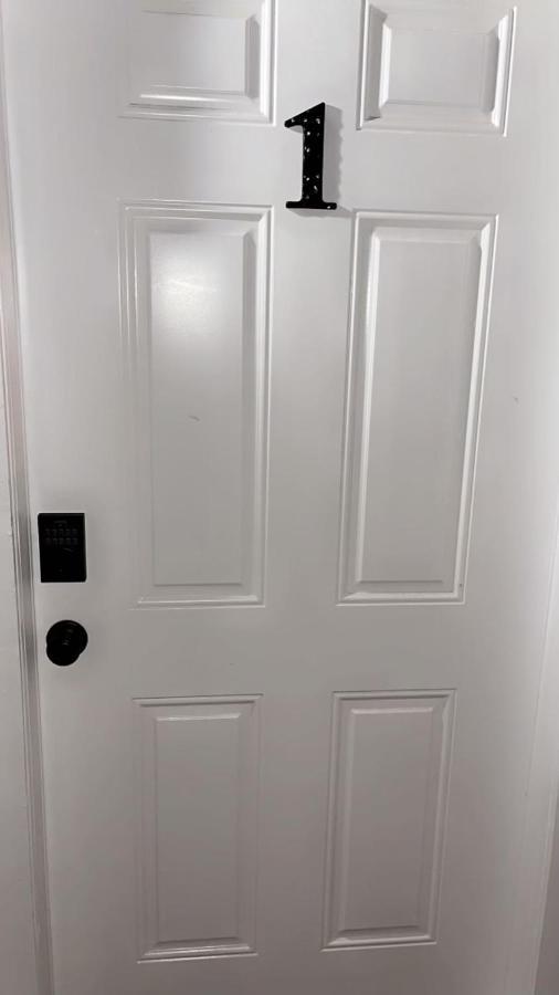Guest House , 5 Min Away From Las Airport. Лас Вегас Екстериор снимка